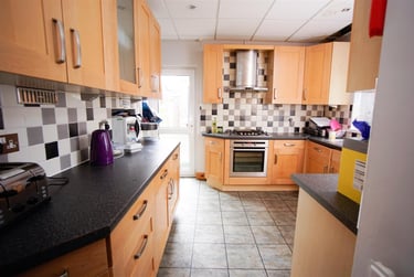 4 bed house, Welbeck Avenue, North Hill, Plymouth, PL46BG - Image 2